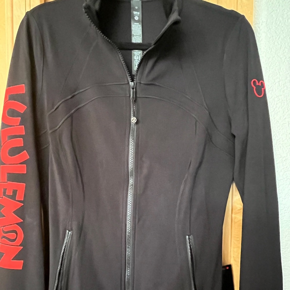 NWT! Lululemon/Disney Collab! Size 12